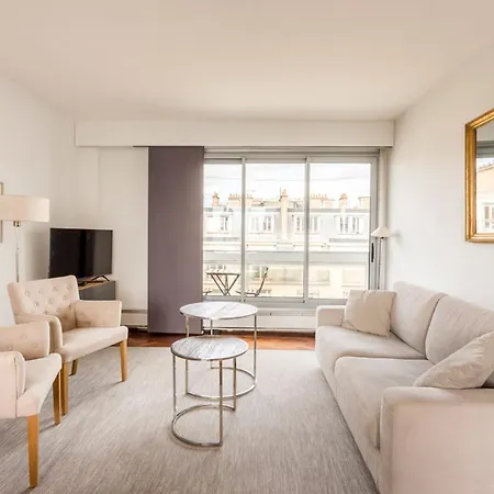 Eiffel Tower & Champs-elysees - 2br With Balcony - Cityapartmentstay *