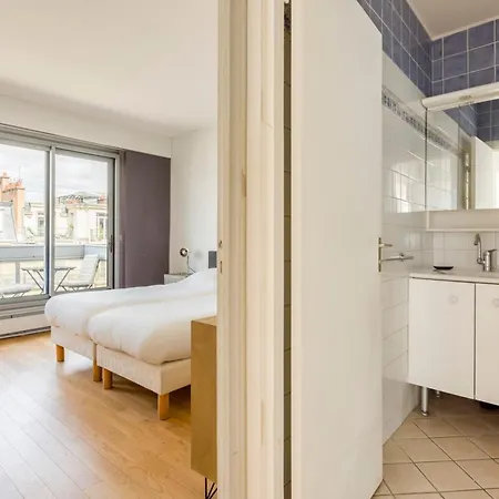 Eiffel Tower & Champs-elysees - 2br With Balcony - Cityapartmentstay * Paris