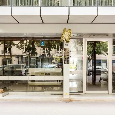 Apartment Eiffel Tower & Champs-elysees - 2br With Balcony - Cityapartmentstay *