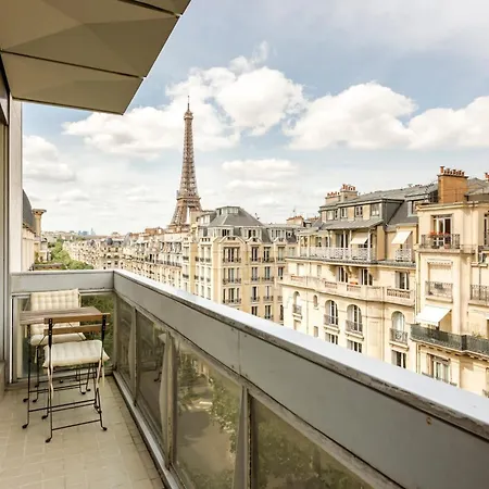 Eiffel Tower & Champs-elysees - 2br With Balcony - Cityapartmentstay Paris